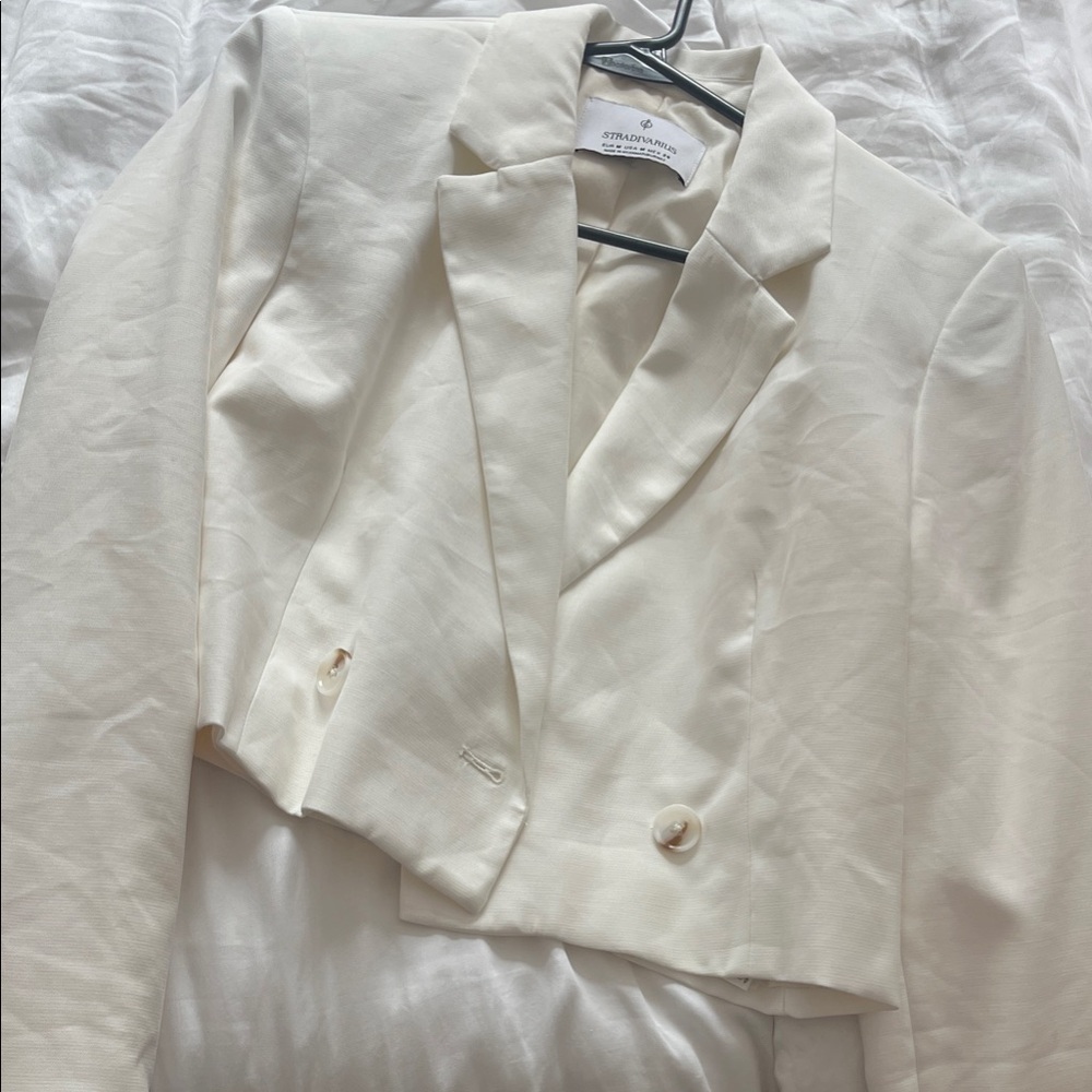Stradivarius white cropped Blazer
